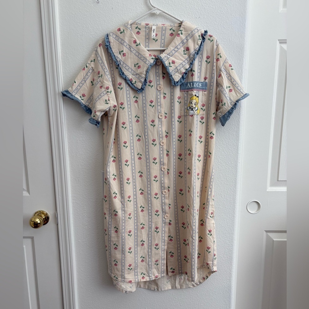 Alice In Wonderland Themed Button-Up Pajama with Floral Pattern Size Medium